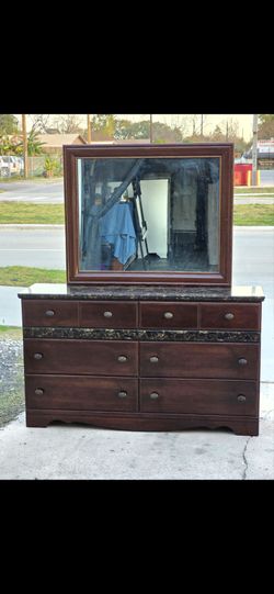 DRESSER WITH MIRROR