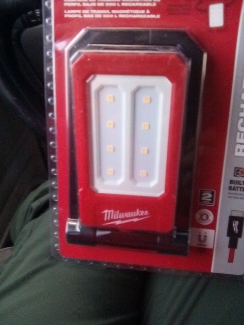 Milwaukee 500 Lumens Task Light