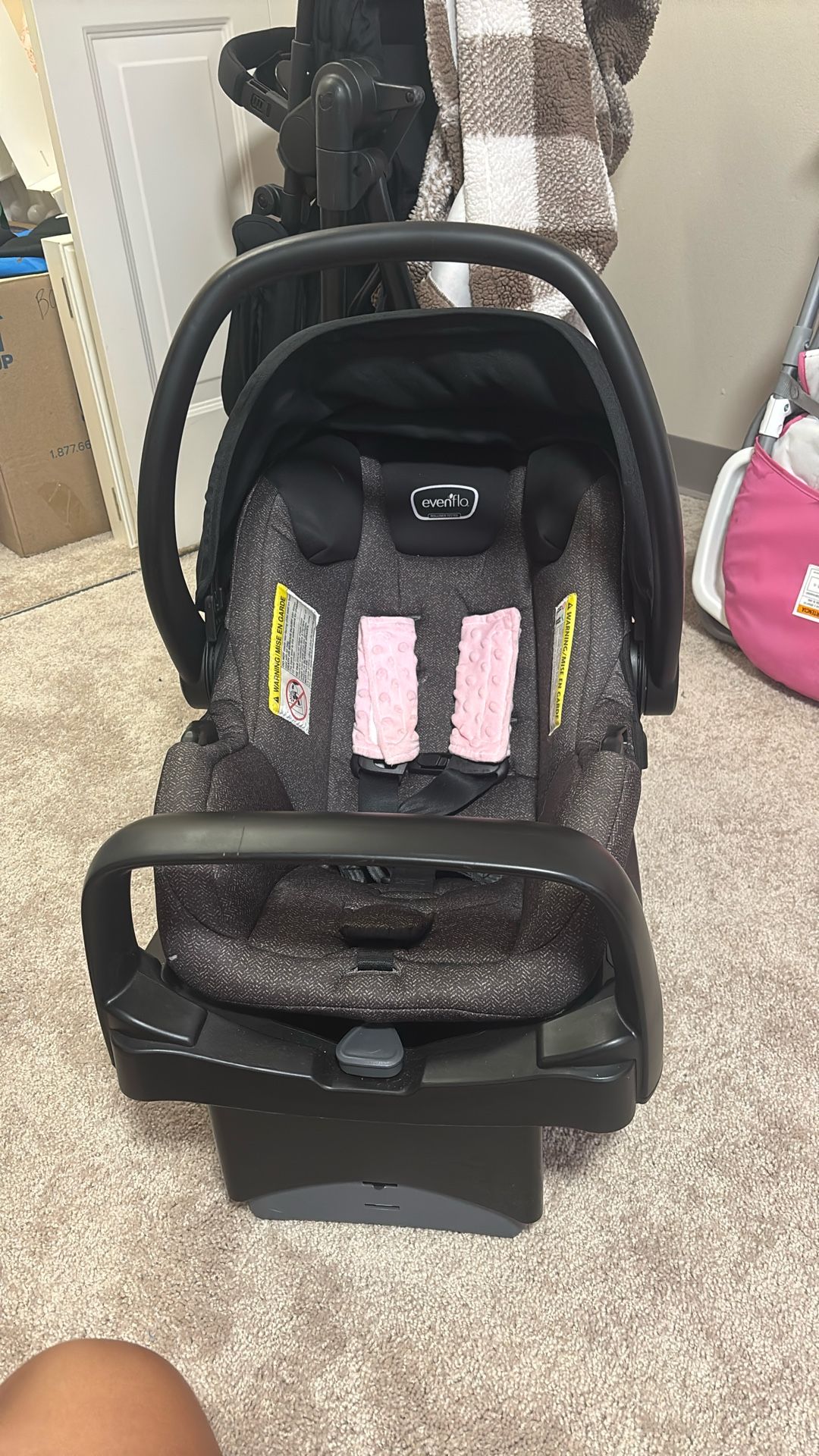 Evenflo Car Seat (Infant)