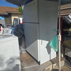 WHIRLPOOL, REFRIGERATOR , SISE 66"H X32 "W.,IN GOOD CONDITIONS ,FOR ONLY $99.