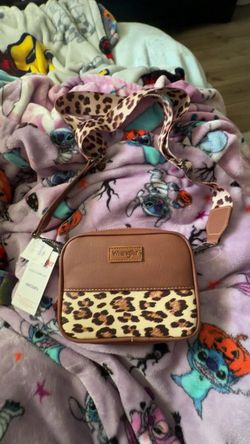 Crossbody cheetah