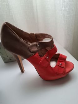 Women's shoes size 8 orange brown suede