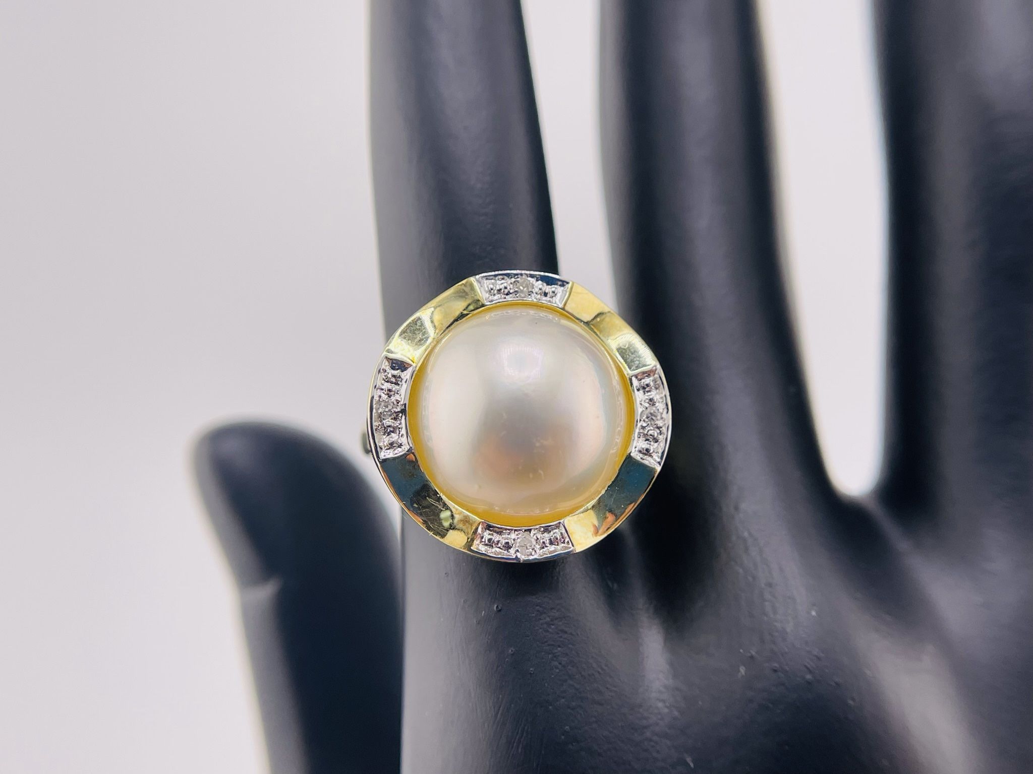 Big Pearl Ring With Surrounding Diamonds In 14K Yellow Gold 