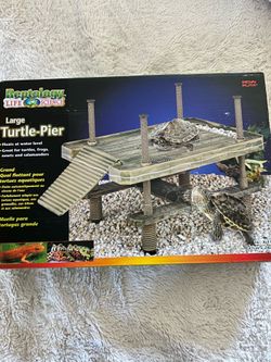 Large Tuertle Pier