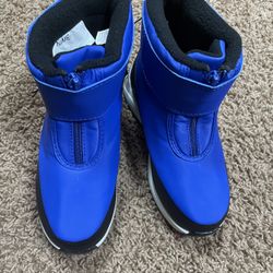 Boys Zip Front Snow Boots Sizes Available 13, 12 & 10