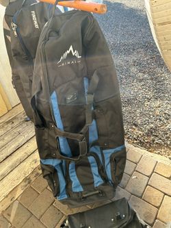 Golf travel/storage bag with wheels