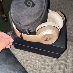 Beats solo 3 Headphones