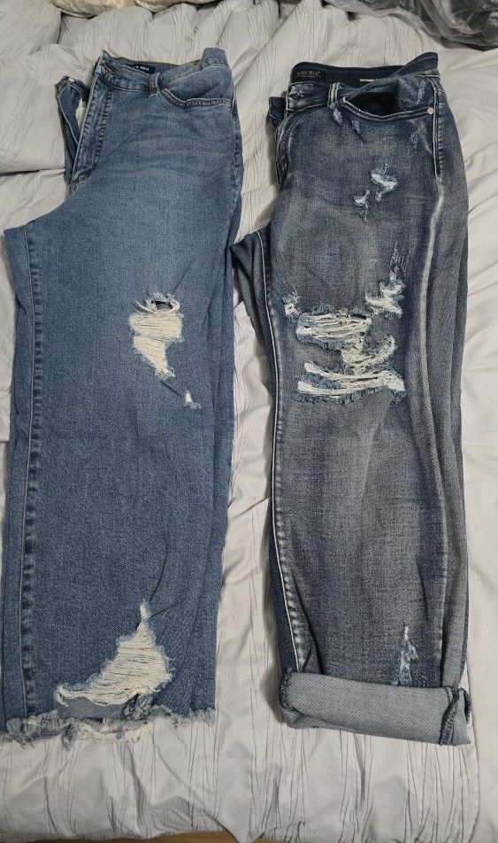 Woman's Jean Sz 16