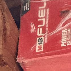 Milwaukee string trimmer