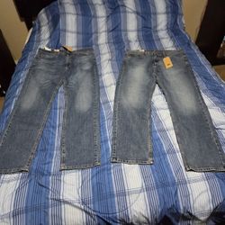 2 Levi Jeans