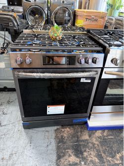 Estufa Frigidaire nueva a Pagos