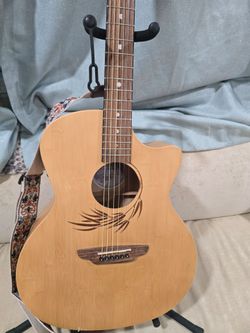 LUNA ACOUSTIC ELECTRIC GUITAR FULL SIZE NEW STRINGS BUILD IN TUNER AMAZING SOUND WITH STRAP