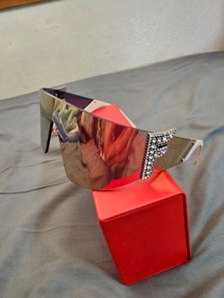 Sale or Trade - New Fendi Women rose gold Sunglasses