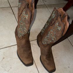 Women’s Justin Boots Size 10