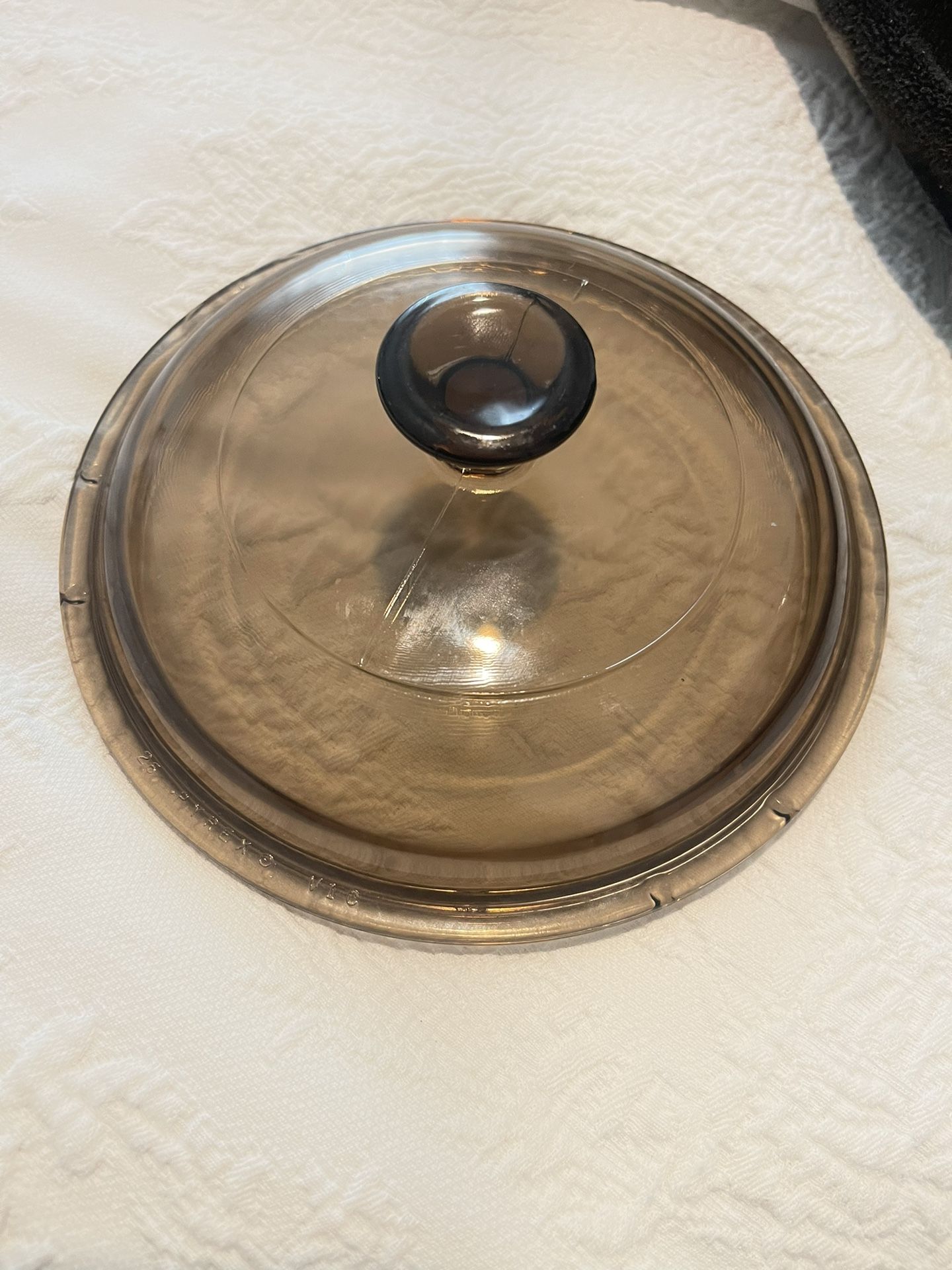 Amber PYREX Lid 6.5” Across