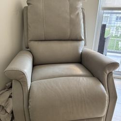 Automatic Reclinable Chair