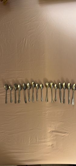 Silver Small Spoon Utensils (16 Pieces)
