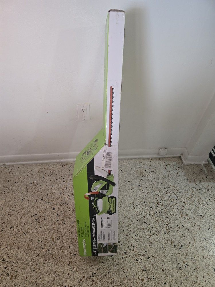 nuevo en su caja con batería