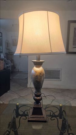 Traditional Table Lamp with Shade