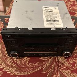 Nissan Radio AM /FM and CD Player ( Model Number PN-3653)