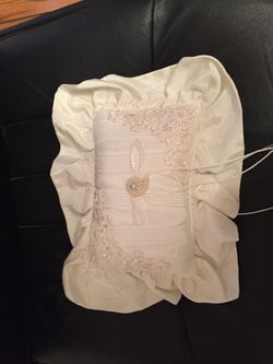 Ring pillow