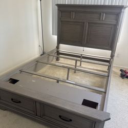 Queen Size Bed 
