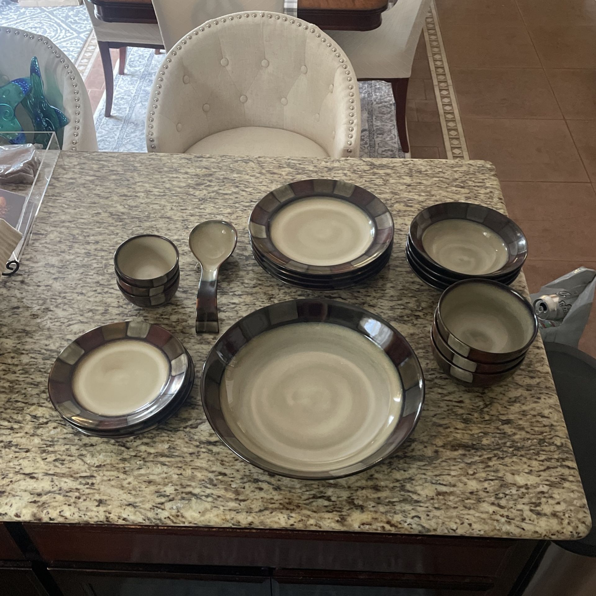 Faltzgraff Dining set