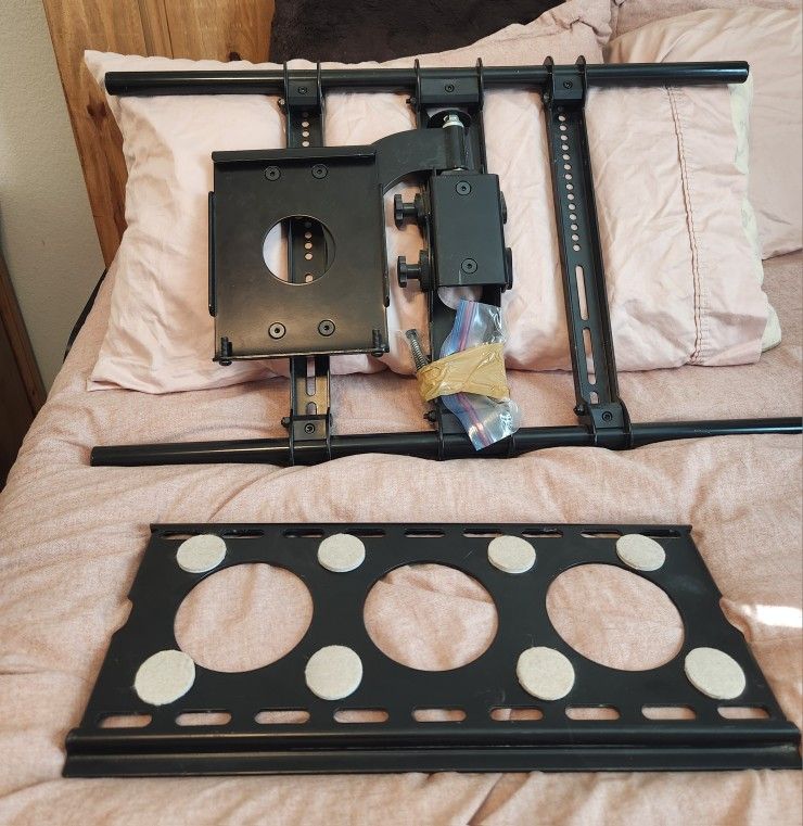 Full Motion Wall Mount For 37 to 55 inch flat panel TV