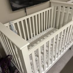 Kendall Crib | Pottery Barn Kids | Adjustable Height