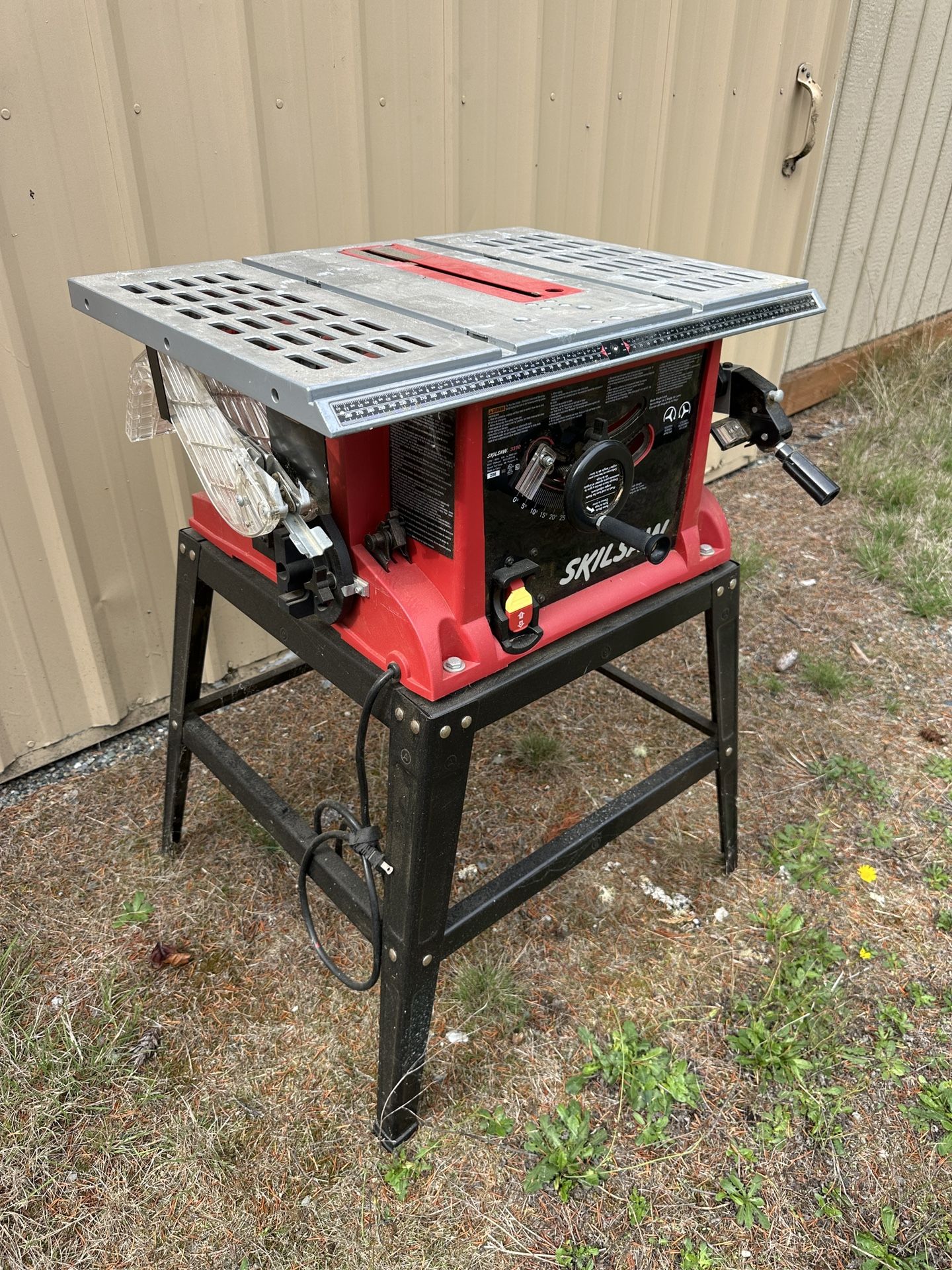 Skilsaw Table Saw w/ Sawstop