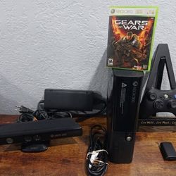 Xbox 360 E 1538 4GB Console Bundle - Kinect, OEM Controller, Gears of War TESTED