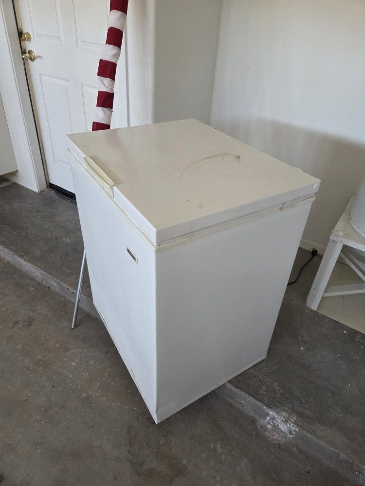 Fridgidare Deep Freezer 7 Cu