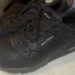 Women’s Uno Skechers Size 8