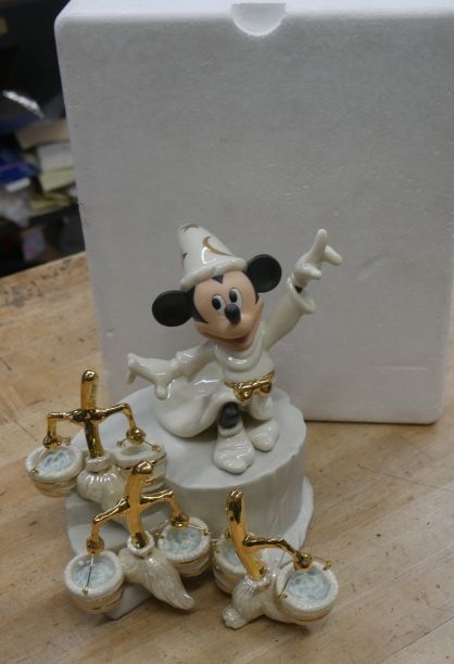 Lenox Disney Mickey Mouse While the Sorcerer's Away Sculpture New 3419/3500 mint condition.