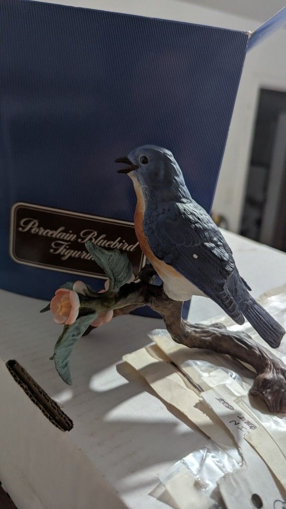 1986 Porcelain Avon Bluebird