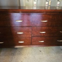 Long Dresser 