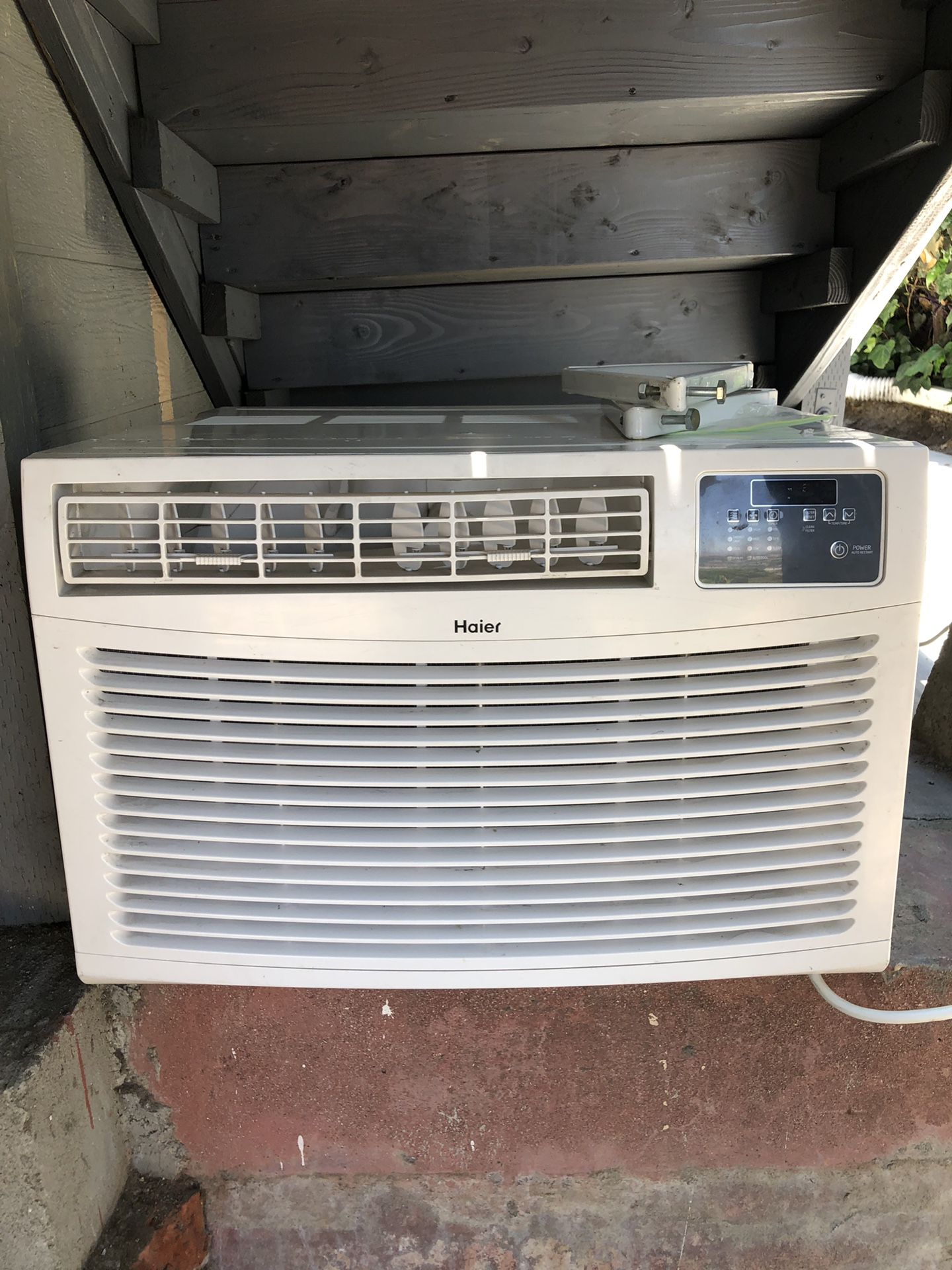 AC air conditioning unit 15000 BTU 110v
