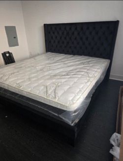 Queen Bed Frame With Mattress 