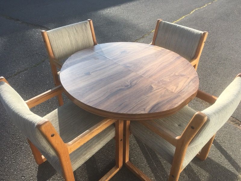Dinning Table with 4 chairs