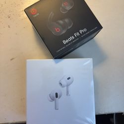 Apple & Beats Earbuds $238 For Both (Hesperia Ca )