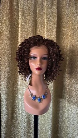 Beautiful synthetic curly wig 🤎