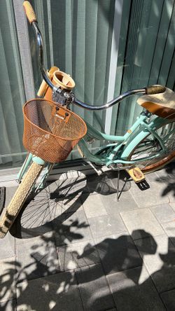 Huffy beach bike.
