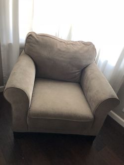 Chair (Great Condition) Paid $300