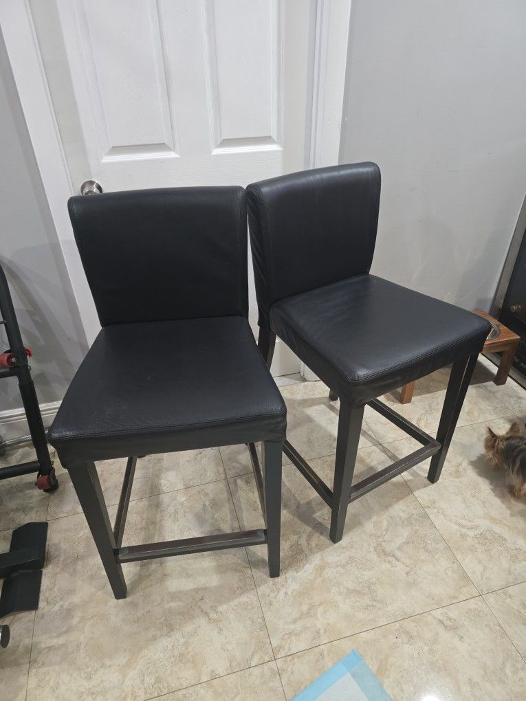 2 Bar Stools