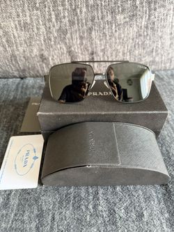 Prada Pilot Sunglasses (Damaged Box)