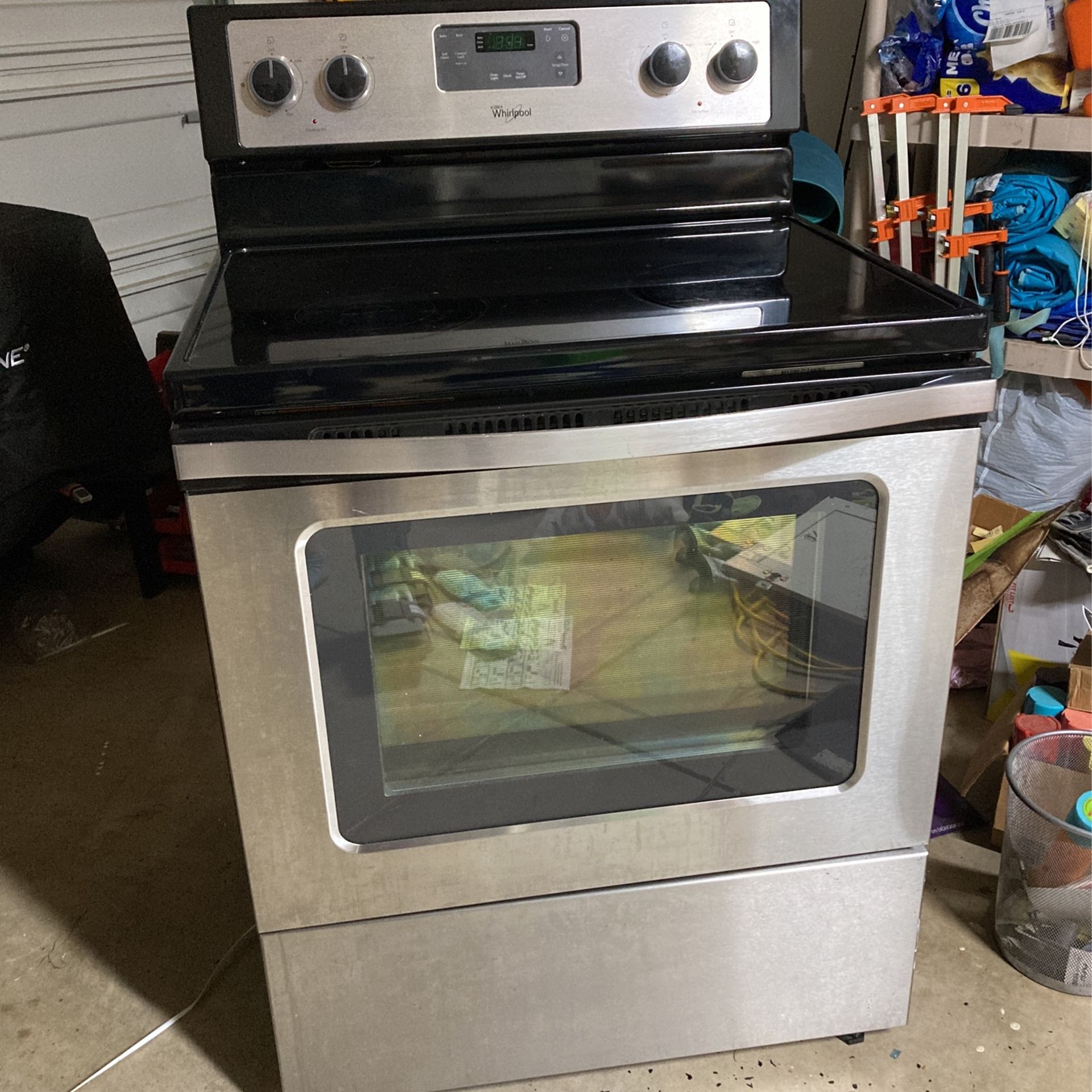 Whirlpool Stove/ Oven for Sale in Schertz, TX - OfferUp