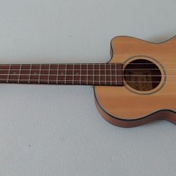 Exquisite Premium Ukulele – Stunning Wood Grain Elegance