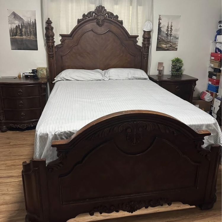 Queen Bed Set