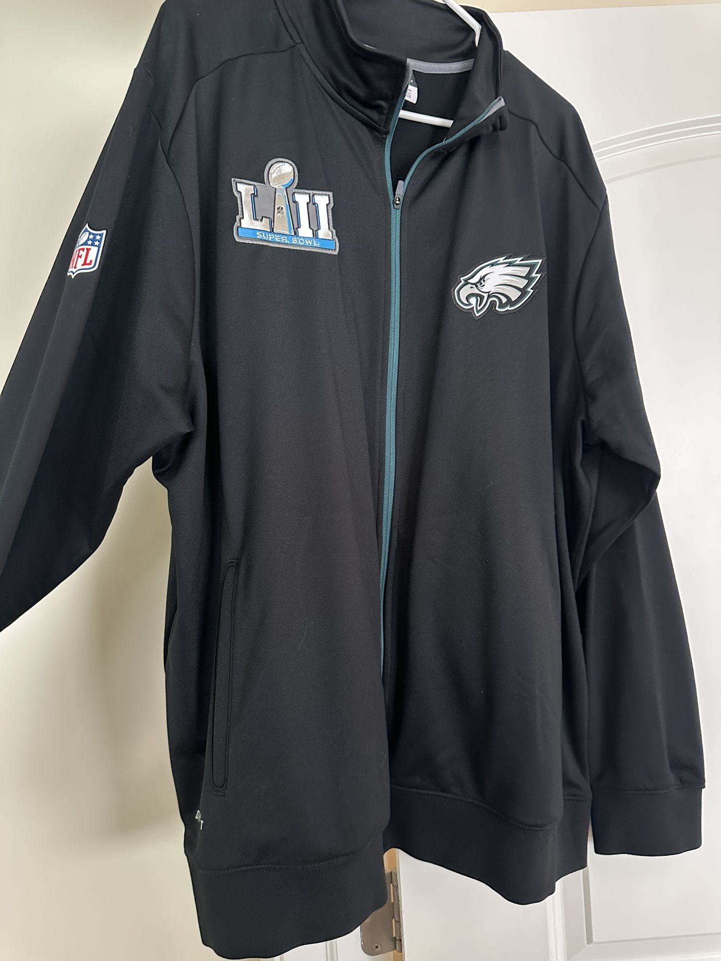 Men’s Nike Black Eagles Official NFL Warm Up DriFit Zip Up With Super Bowl 52 Logo