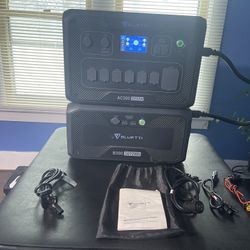 Bluetti B300 Expansion Battery + Bluetti Solar Panels – Great Condition